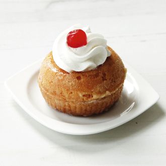 Individual rum baba